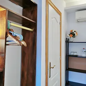  Guest house Barcelona Coronahostal Spain